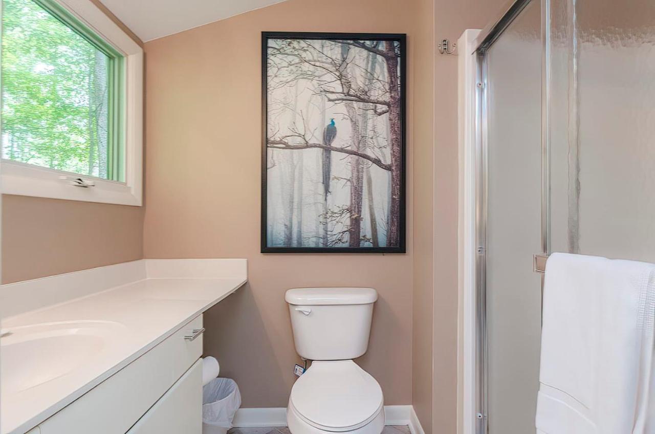 Secluded Oasis W Hot Tub, Screened-In Porch, Wifi! Berkeley Springs Exterior photo